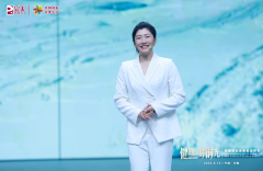 羽毛球世界冠军蔡赟用步履诠光不败热爱”